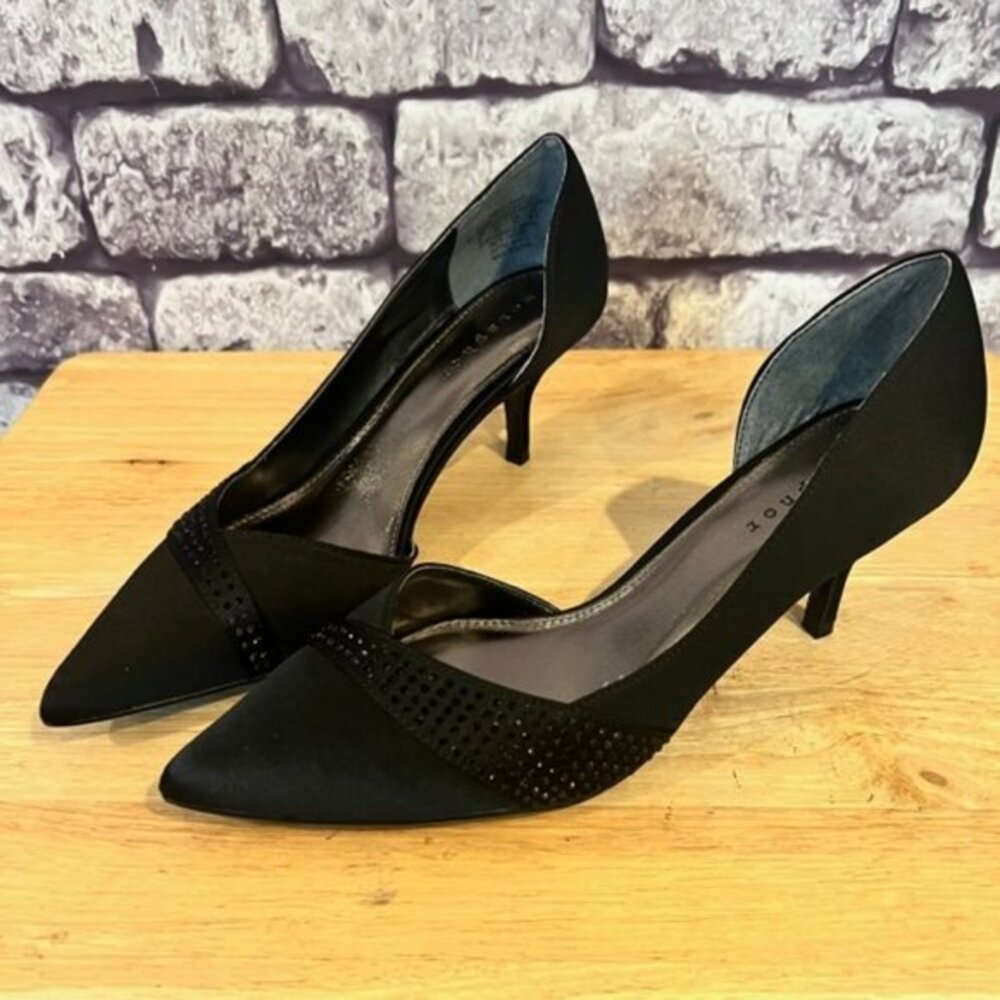 Metaphor Black Side Cut Out Heels Size 8